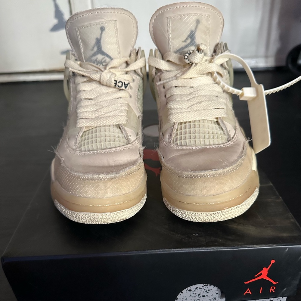 Offwhite Jordan 4s